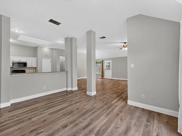 3822 Newland Dr — Photo 9