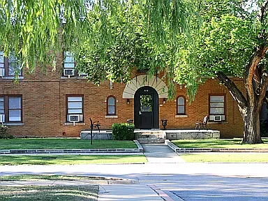 The Vintage at Mesta Park — Photo 3