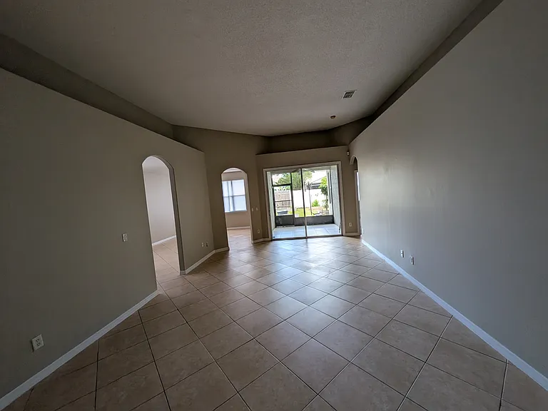 1807 White Heron Bay Cir — Photo 15