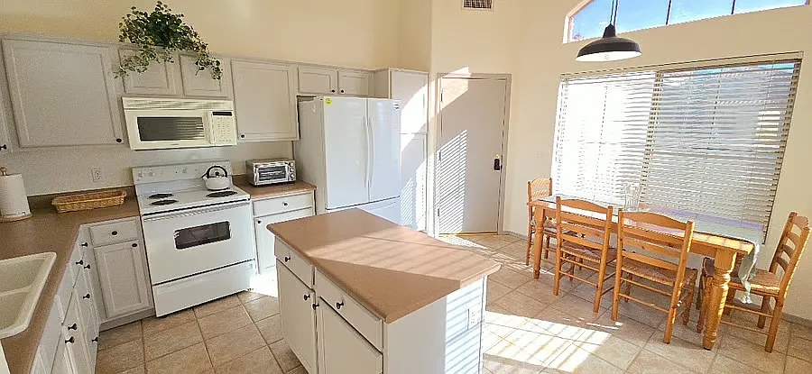 3 bed, 1233 sqft, $2,895 — Photo 4