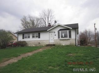 200 Elm Dr, Fairview Heights, IL 62208