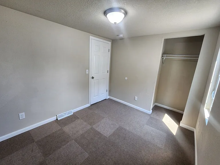 410 N Grant St — Photo 14