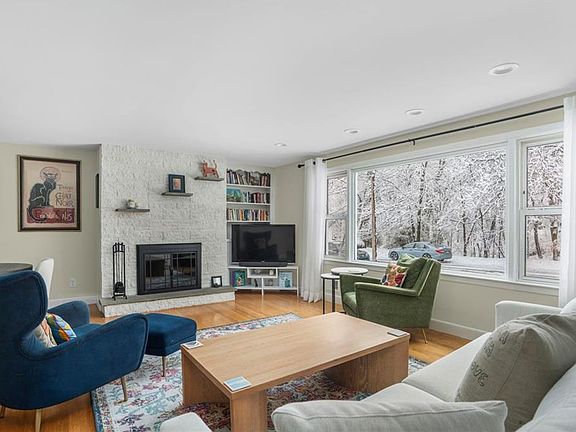 4th image of 38 Baldino Dr