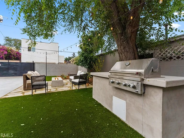 2428 Glyndon Ave — Photo 23