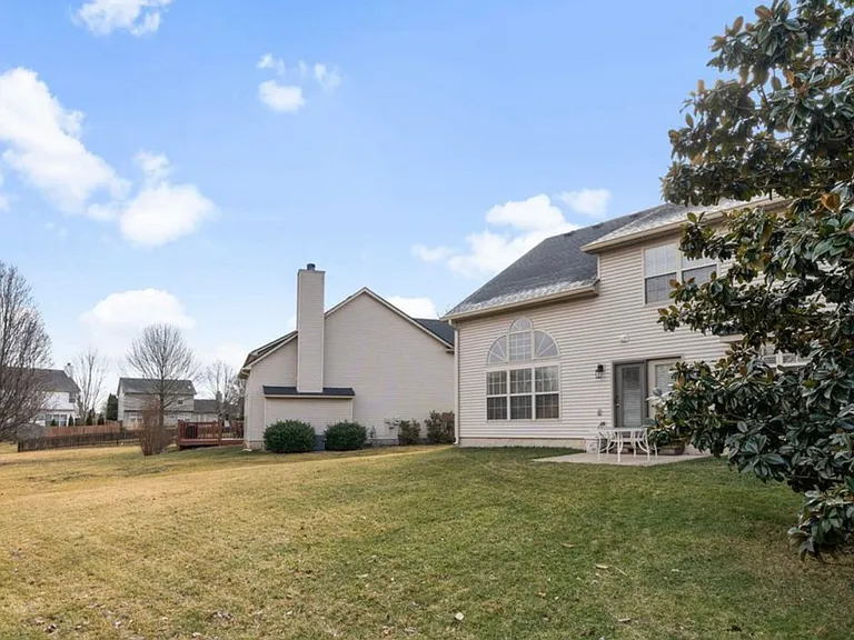 9215 Eminence Ct — Photo 28