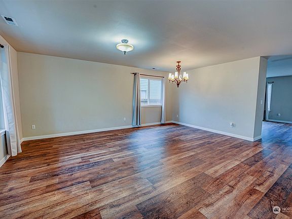 4th image of 13719 116th Avenue Ct E