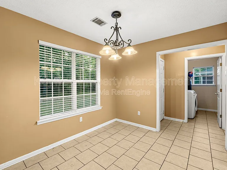3013 Heron Ct — Photo 9