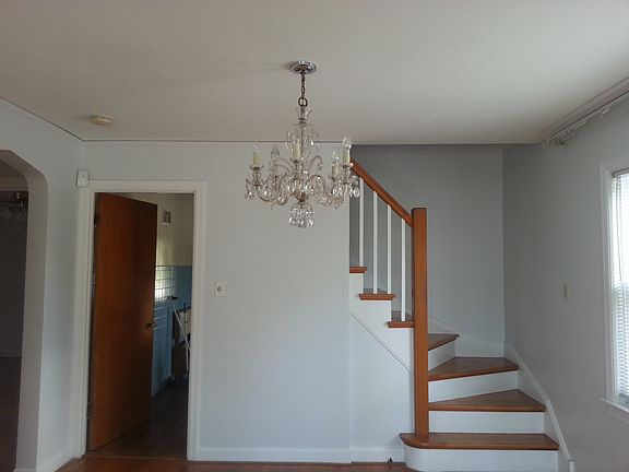 3rd image of 2958 N Moody Ave