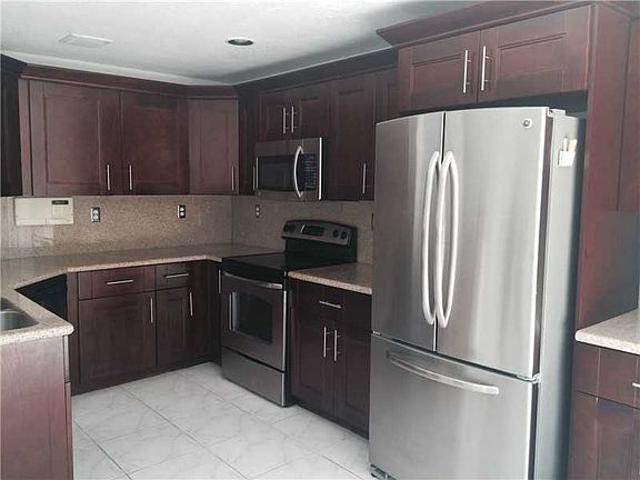 4th image of 5112 NW 114th Ct