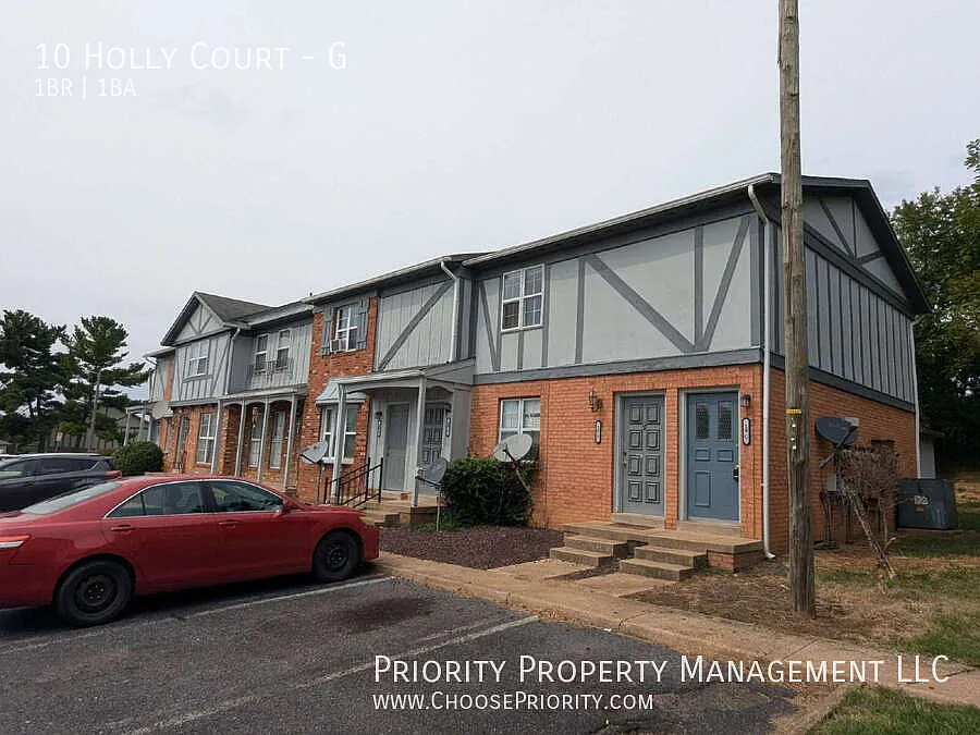 10 Holly Ct #G