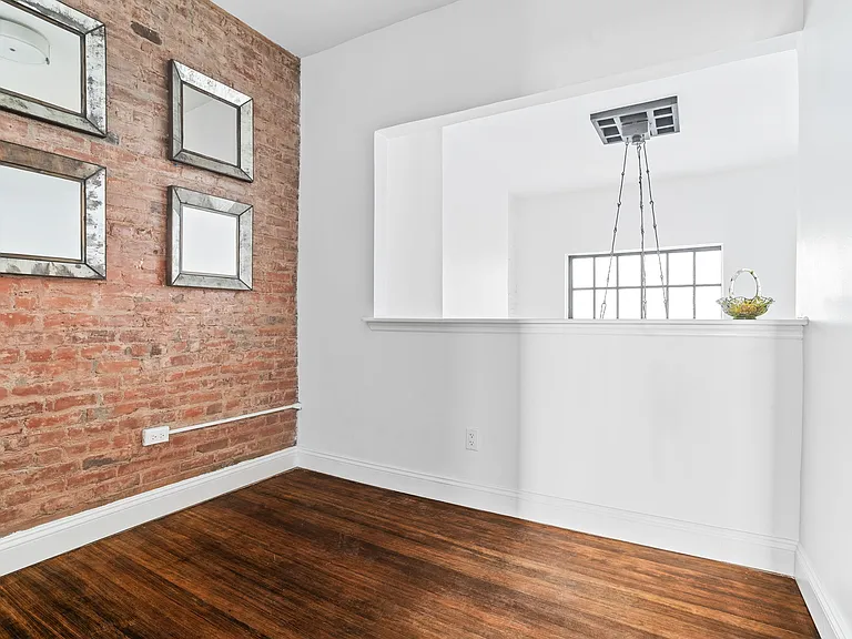 14 Minetta St #A — Photo 5