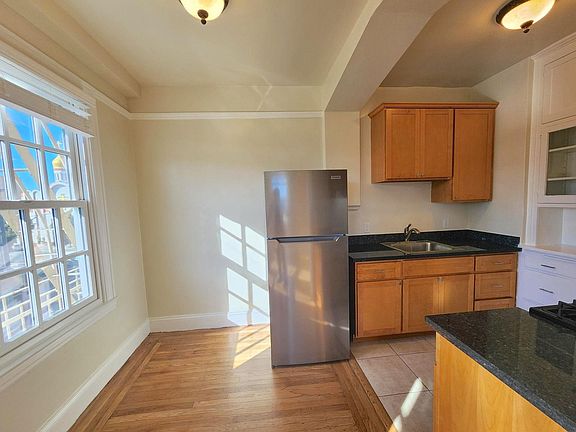 4th image of 510 26th Ave APT 301