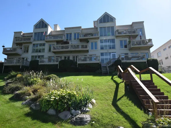 3260 Island Cove Dr Unit 150, Waterford, MI 48328