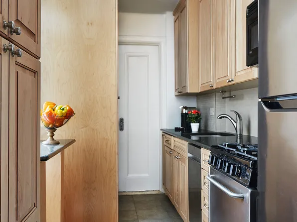 200 West 54th Street 4H image 4 of 5