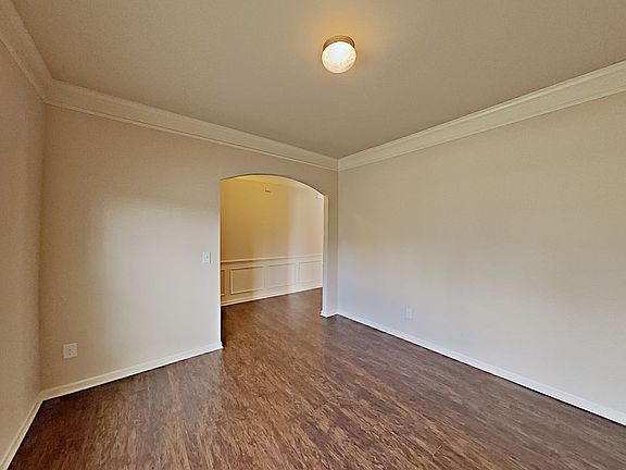 4th image of 3700 Brookhollow Dr