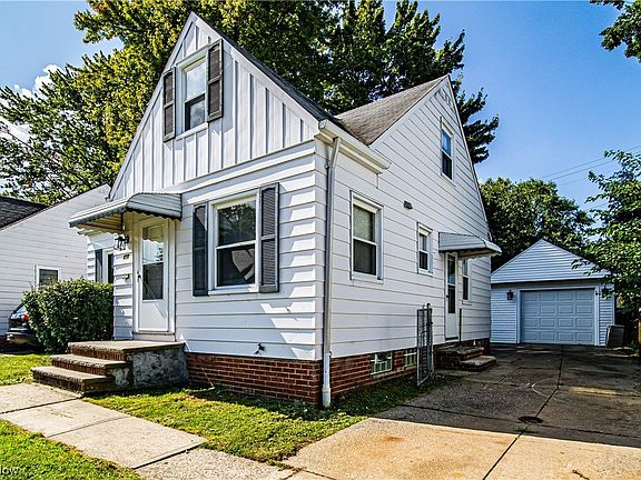 3rd image of 456 E 330th St