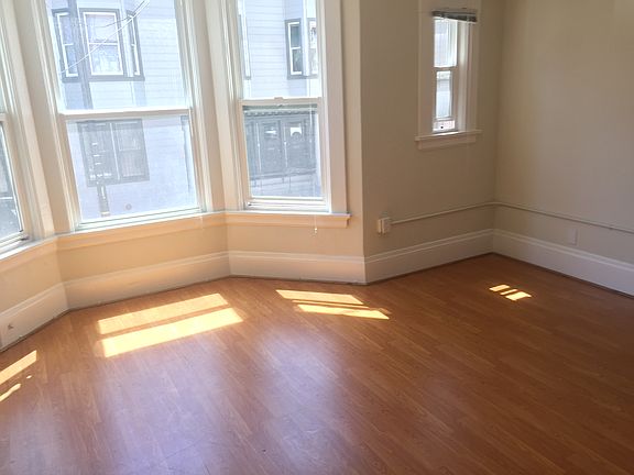 5th image of 940 Jackson St APT 03