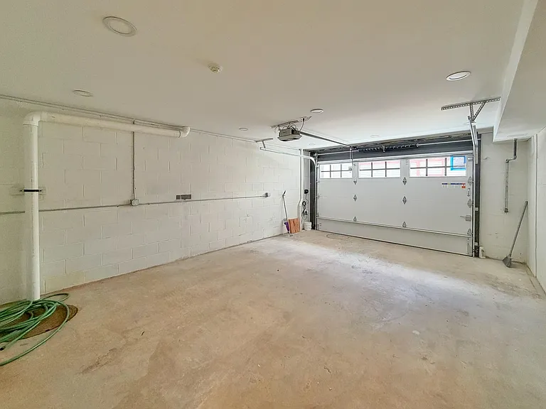 95 Court St — Photo 34