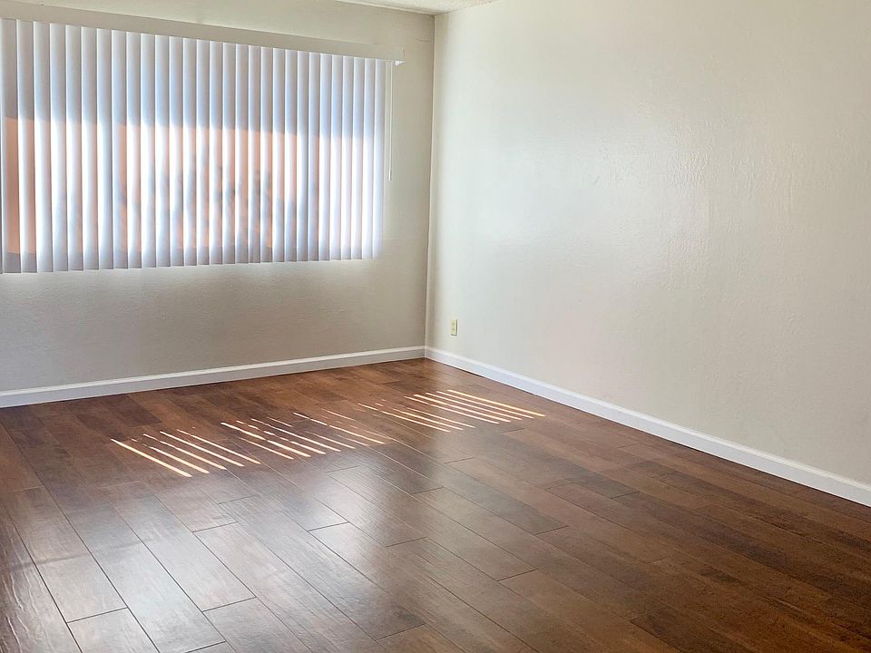 1st image of 1007 Willow St #163