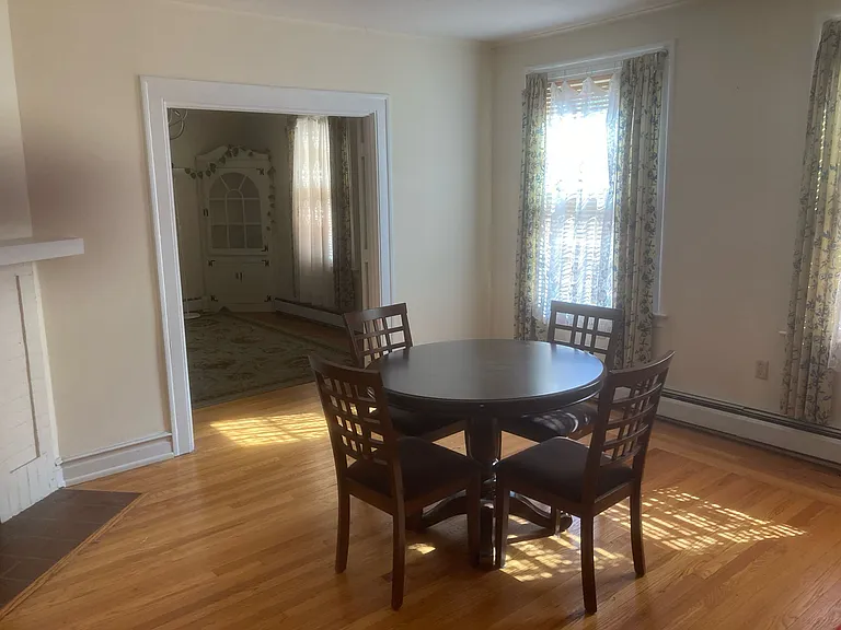 150 Everit St #A — Photo 4