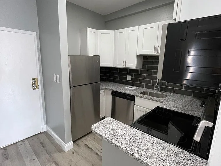 629 Clara Ave #28 — Photo 15