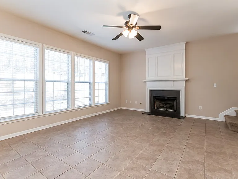 6365 Whirlaway Dr — Photo 4