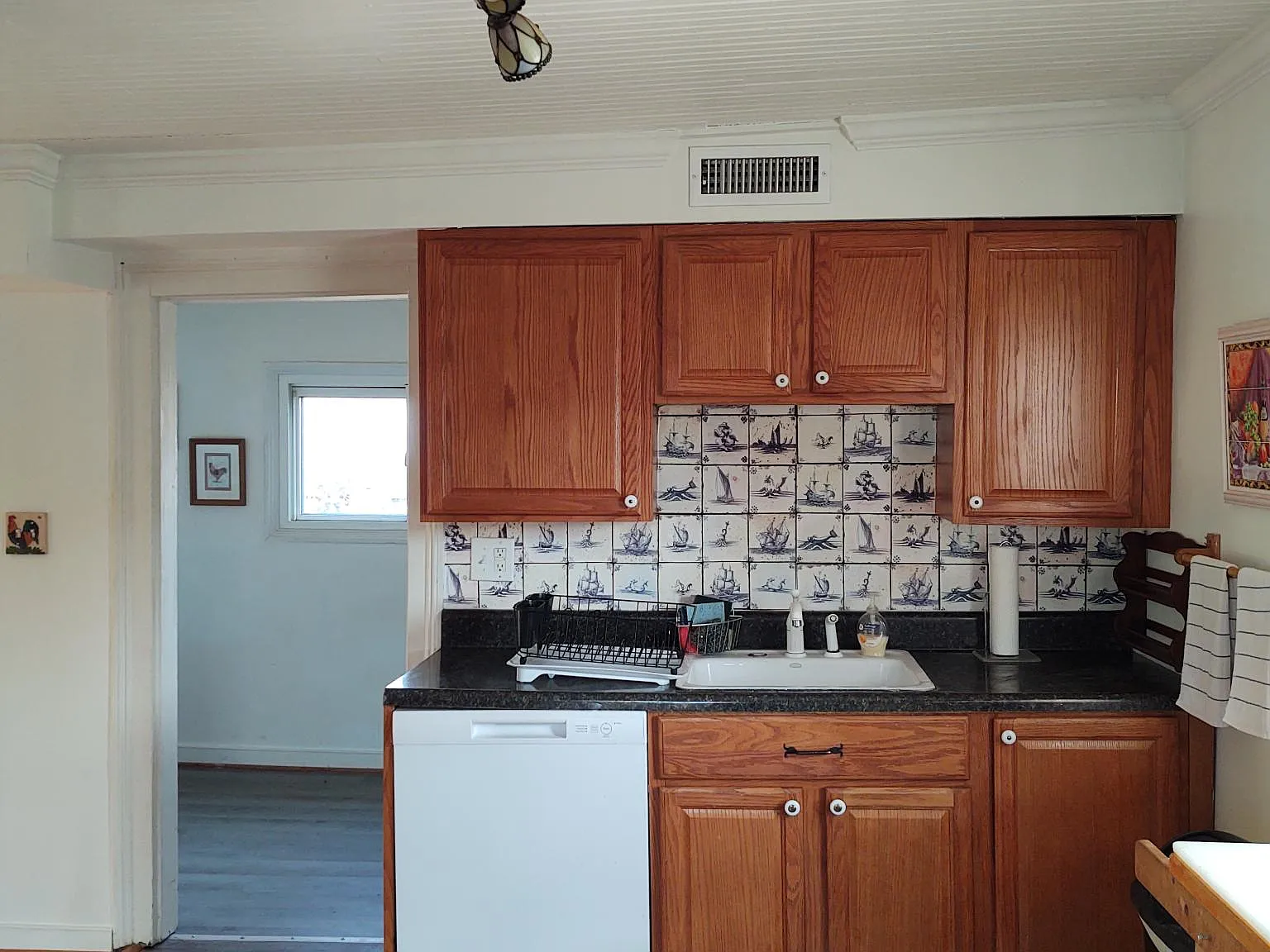 3 bed, 1900 sqft, $2,800 — Photo 4