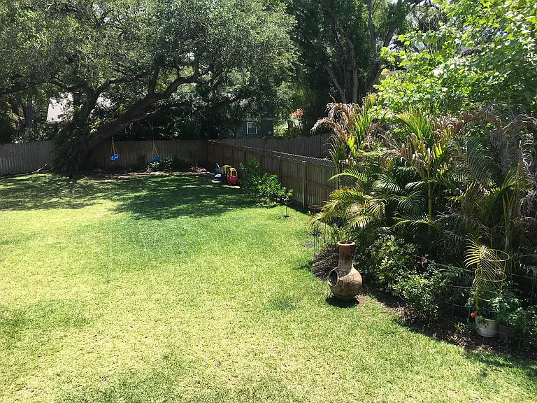 6120 S Russell St — Photo 22