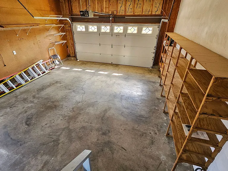 1605 Sinking Creek Dr — Photo 32