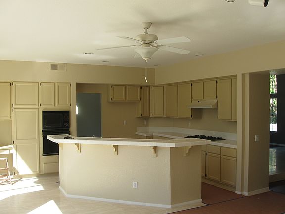 4th image of 707 Corona Dr