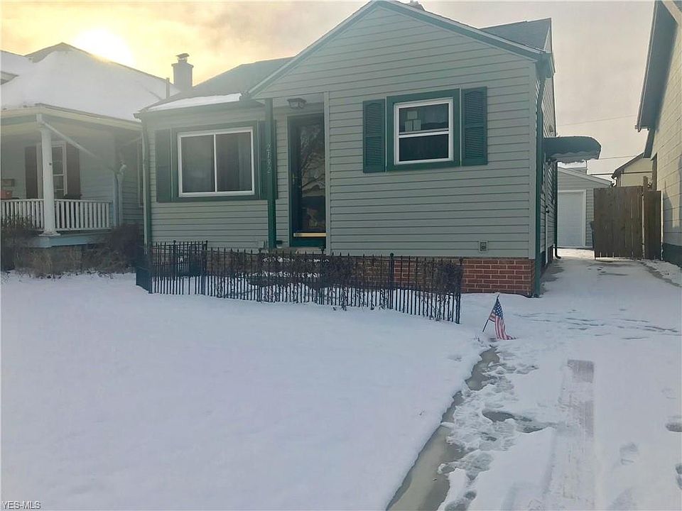 1st image of 2192 Clarence Ave