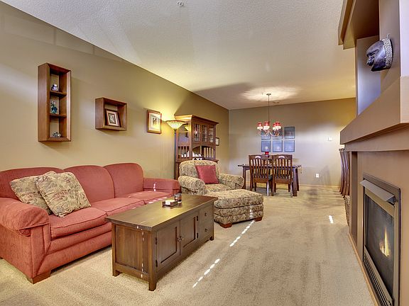 4th image of 4733 Blaine Ave