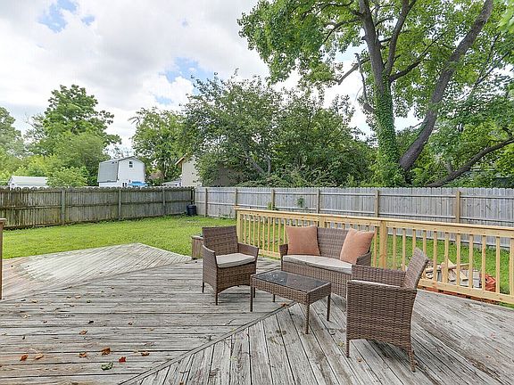 2nd image of 849 Hopwood Ln
