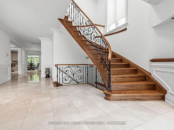 4th image of 131 Estelle Ave