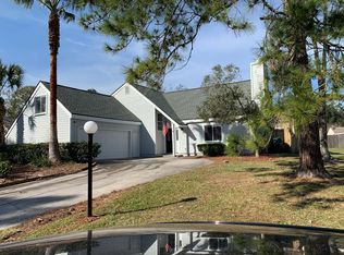 2149 The Woods Dr E, Jacksonville, FL 32246