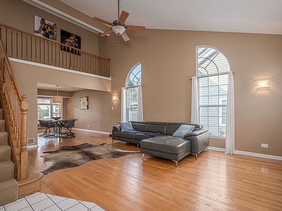 5th image of 604 Foster Ave