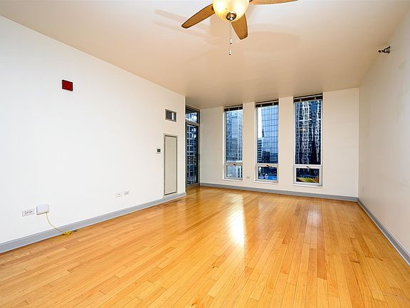 4th image of 1250 S Michigan Ave APT 1006