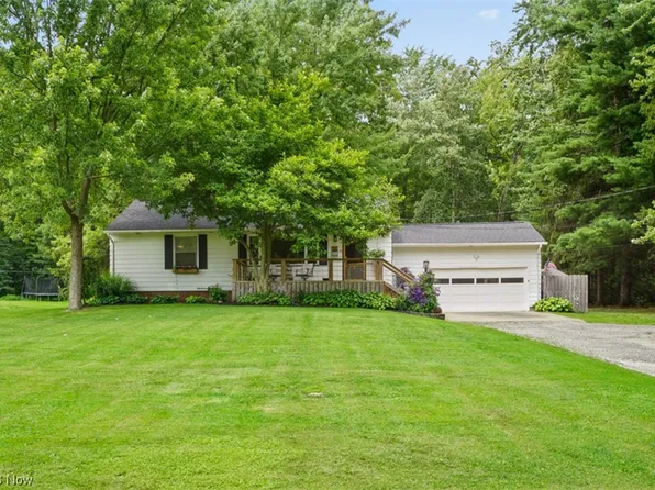 8700 Carmichael Dr, Chesterland, OH 44026