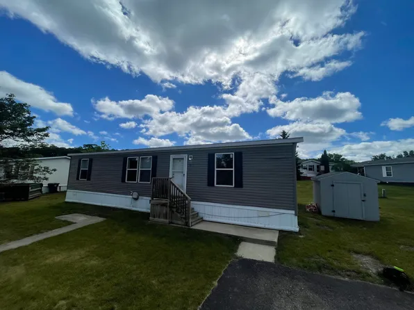424 Laurel Leah, Oxford, MI 48371