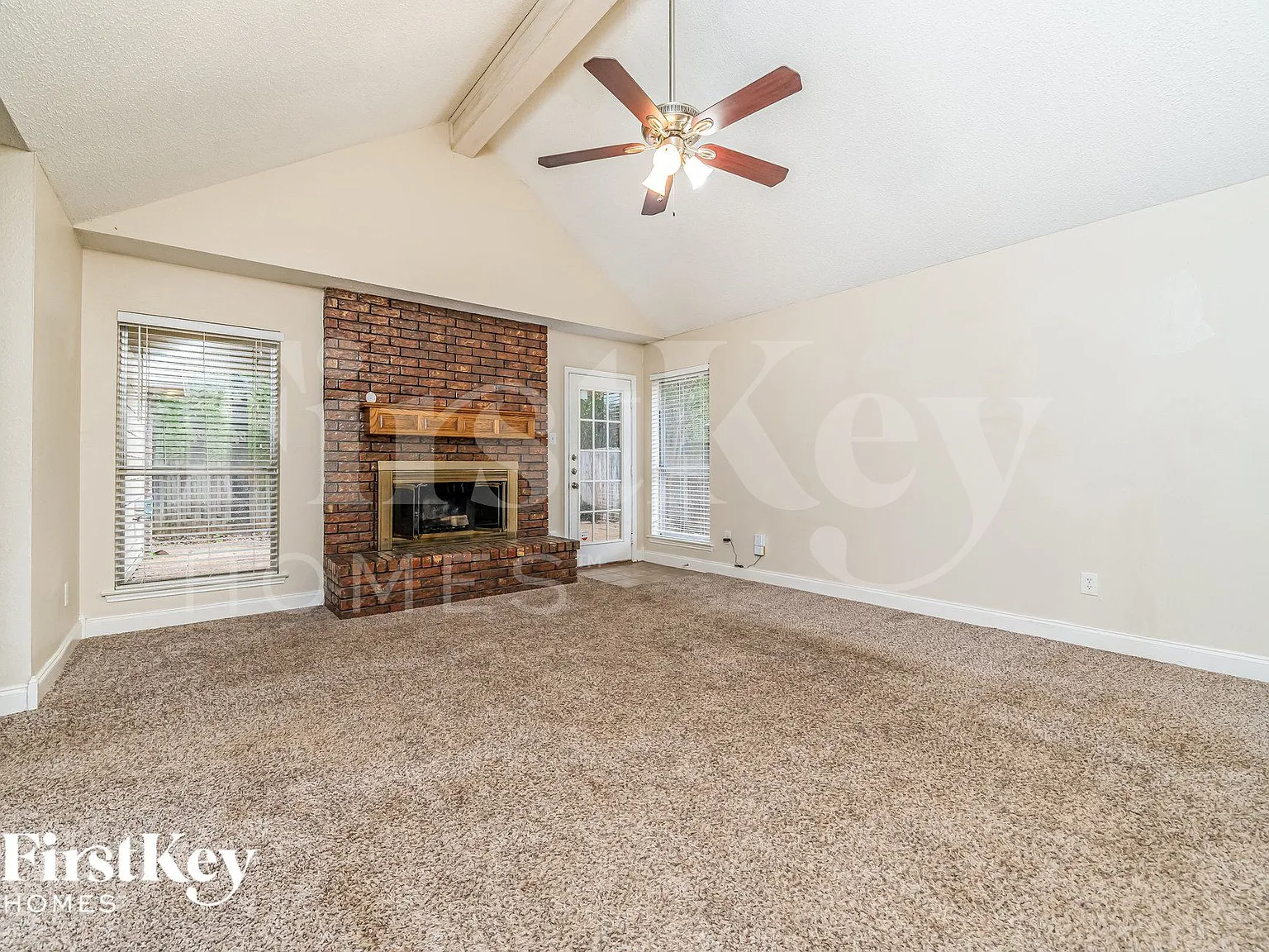 3 bed, 2.0 bath, 1624 sqft, $1,760 — Photo 2