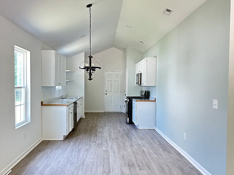 219 Brandi Ln — Photo 2