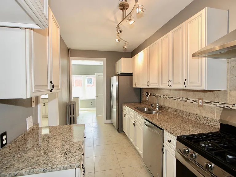 3921 Illinois Ave NW — Photo 10