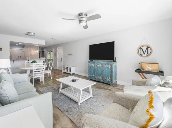 911 Harbour Pointe Ln #911, Miramar Beach, FL 32550
