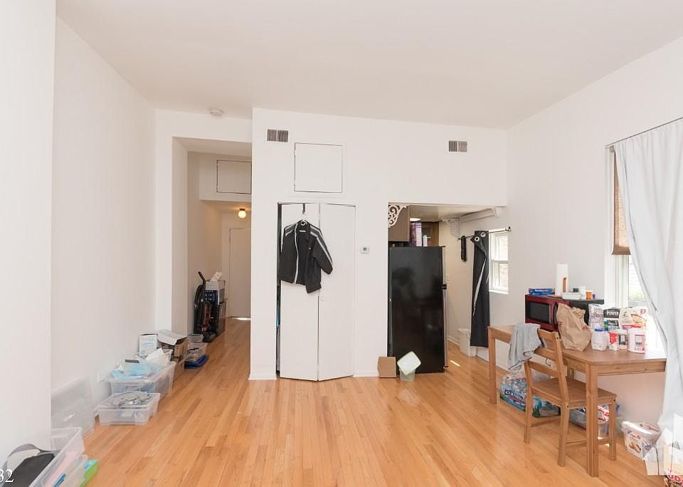 1st image of 1832 N Lincoln Ave #1426