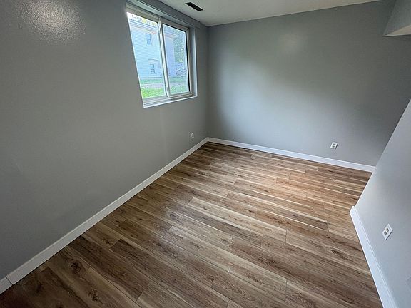 5th image of 1133 Dixon Dr APT 1