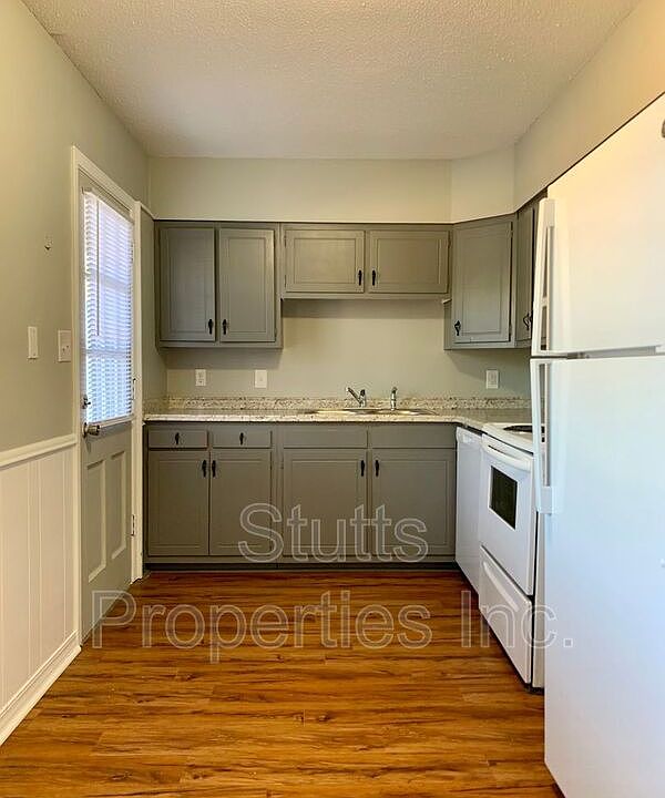 1st image of 1975 Darby Dr APT A-3