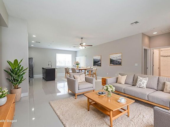 4th image of 1010 Heron Ct
