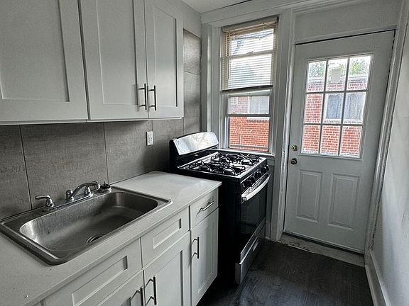 2nd image of 5427 Wayne Ave #D-32