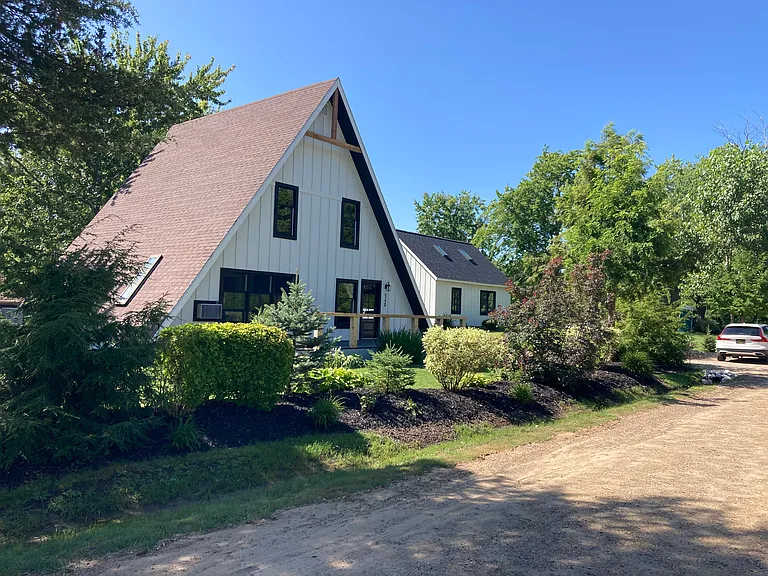 540 East Dr — Photo 3