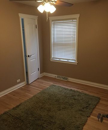 5th image of 4900 S La Crosse Ave